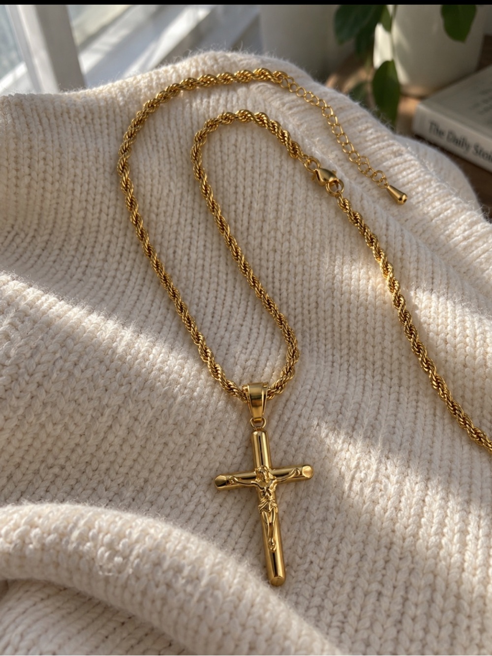14K Gold Plated Crucifix Pendant Necklace 3mm Rope Chain 21in Jesus Cross Unisex